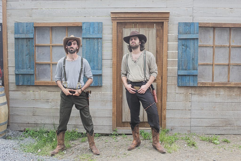 theatre-bang-bang-village-western-kapibouska
